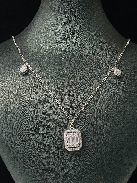 Mira Necklace