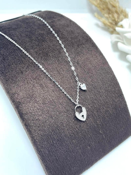Lira Necklace